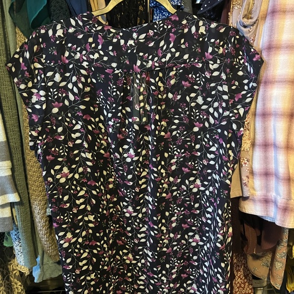 NWT Black/Floral Fun2Fun dressy blouse. - Picture 4 of 4